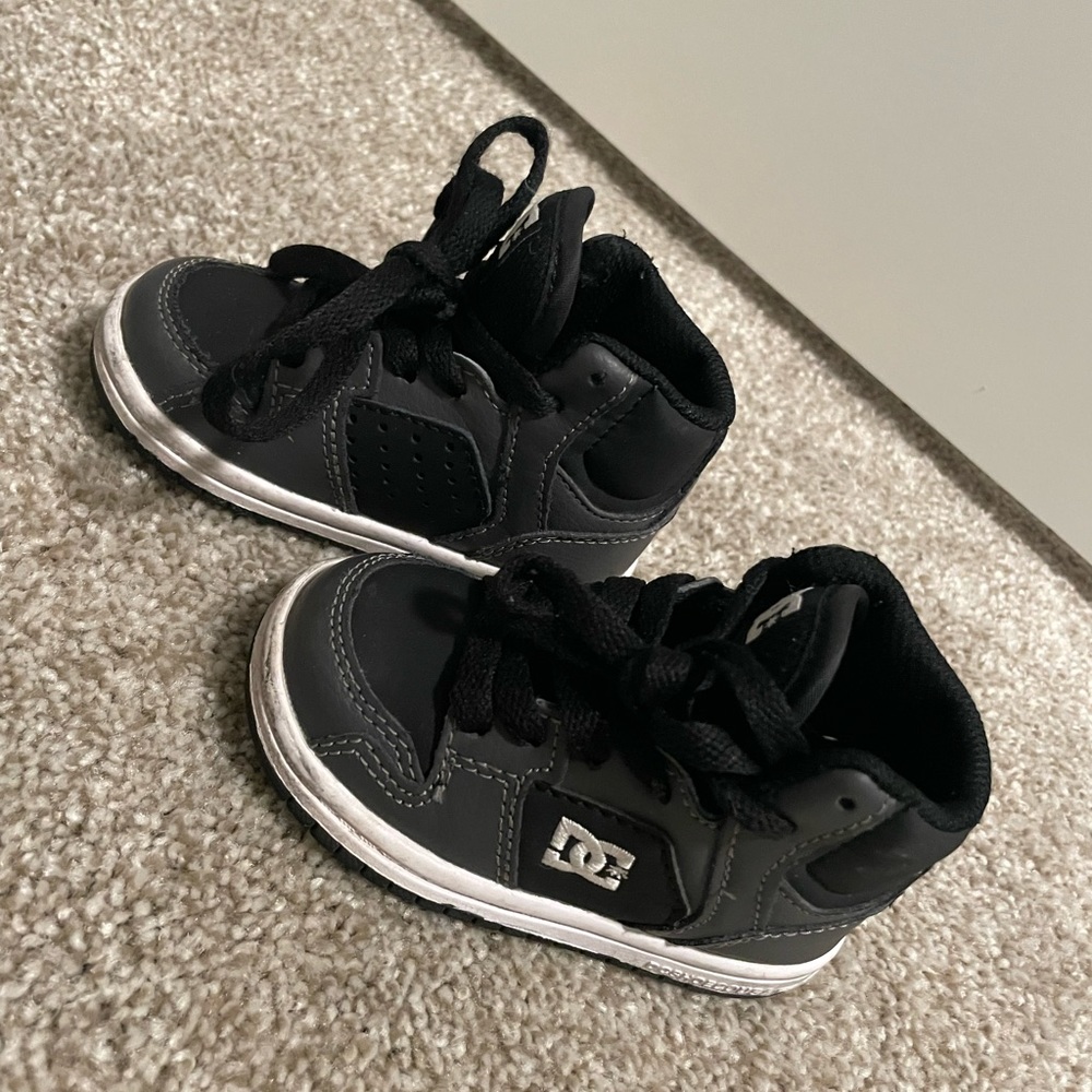 Baby DC high top toddler size 5 shoes